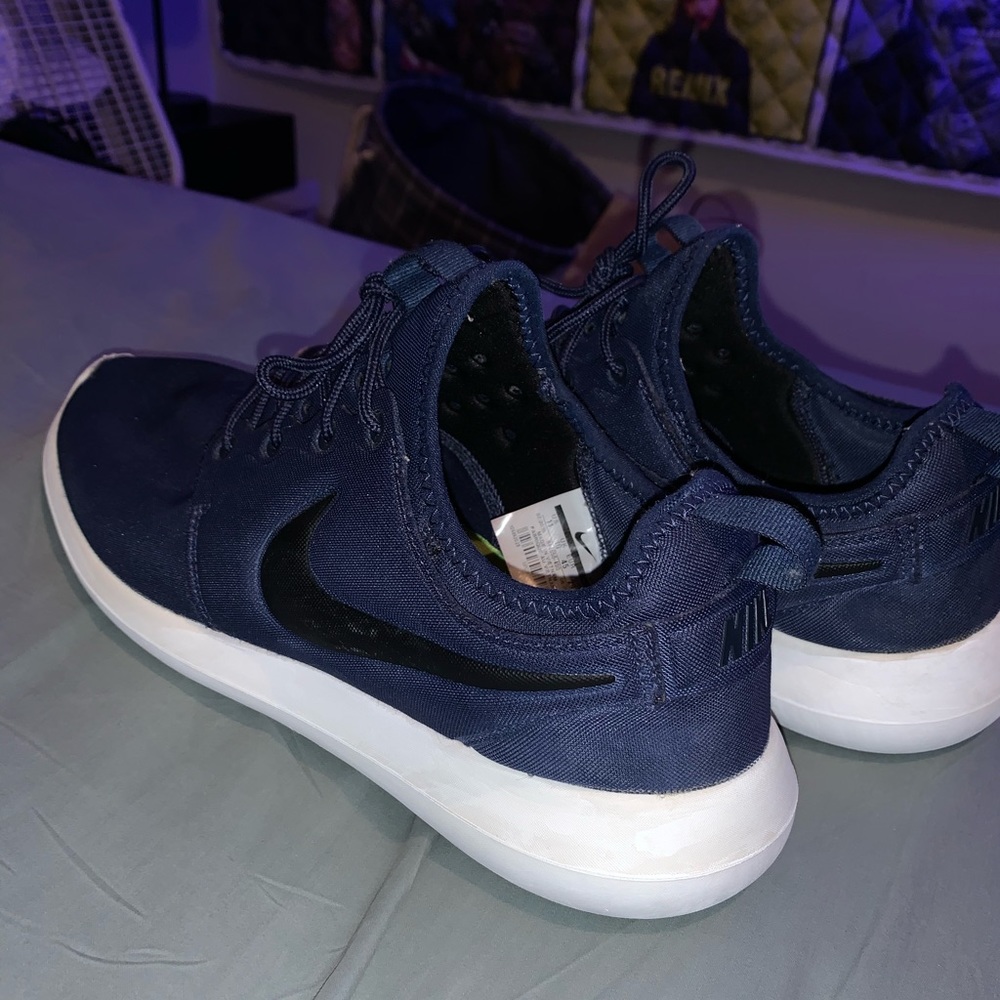 Roshe Run 2 - Picture 2 of 4